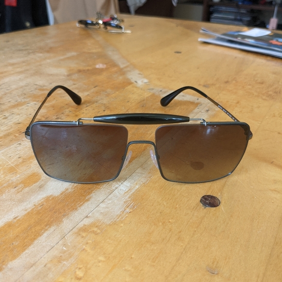 PRADA sunglasses ✨HOST PICK✨ - Picture 4 of 11